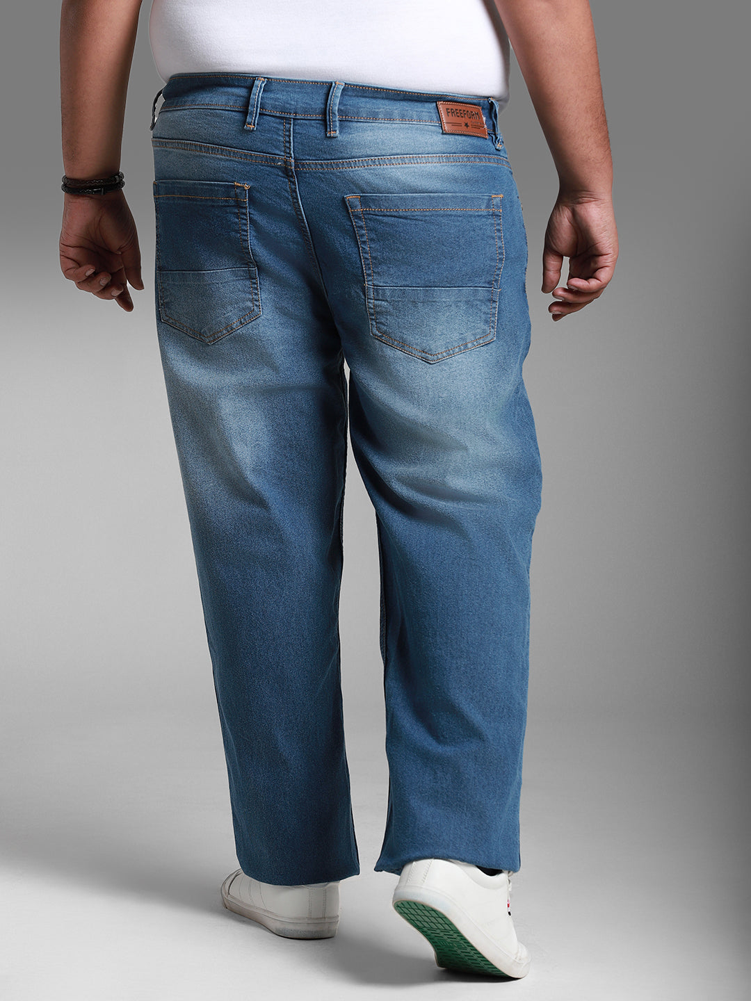 Plus Size Men Mid-Rise Light Fade Stretchable Jeans