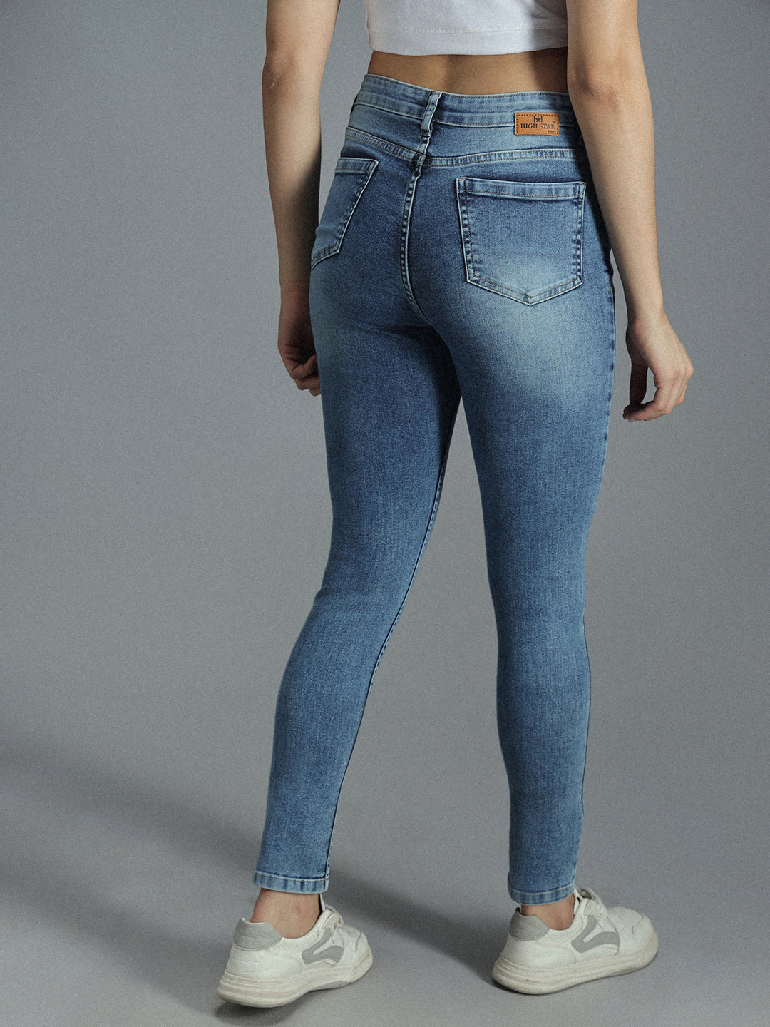 Women Skinny Fit High-Rise Clean Look Light Fade Stretchable Jeans