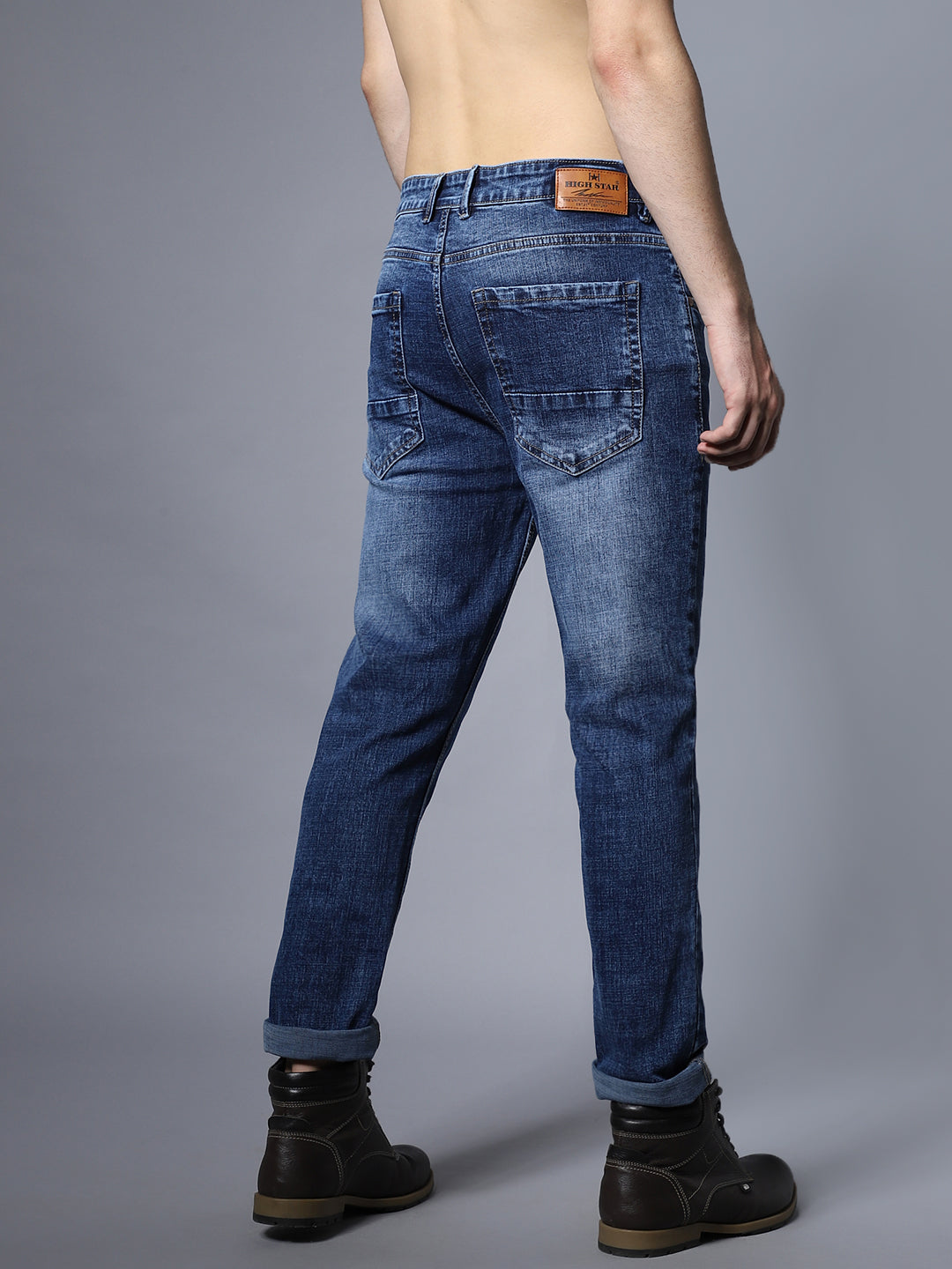 Men Straight Fit Clean Look Whiskers and Chevrons Mid-Rise Stretchable Jeans