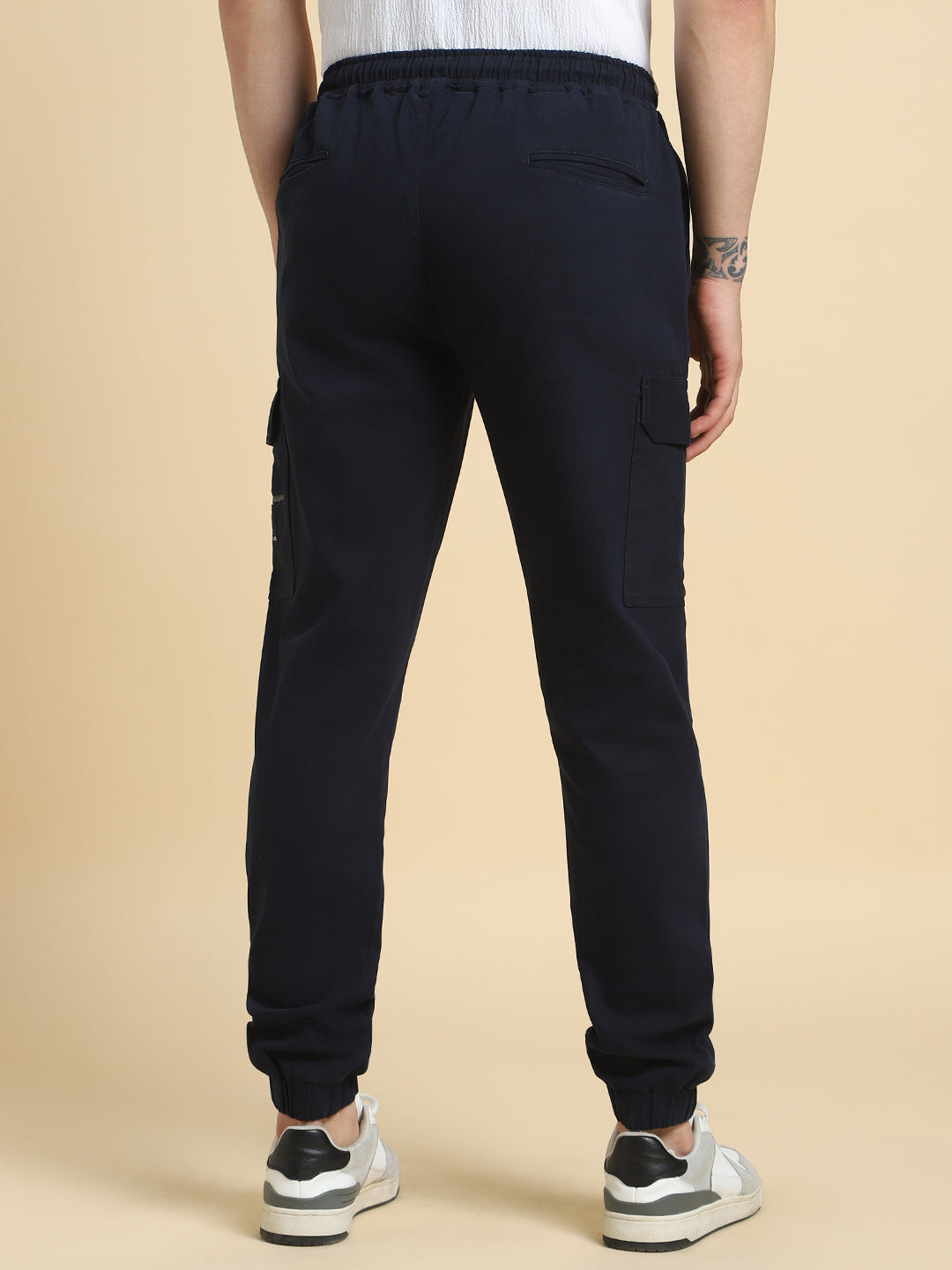 Men Mid Rise Cargos Trousers