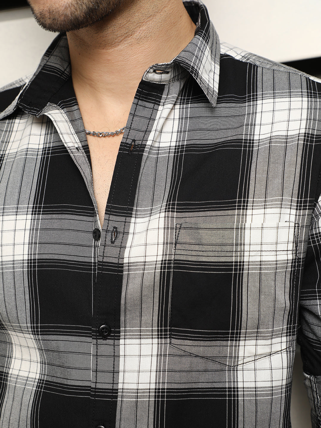 Men Regular Fit Opaque Checked Casual Shirt