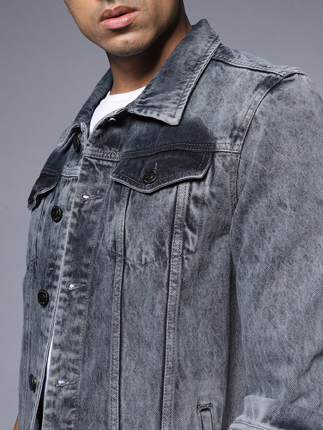 Men Regular Fit Full Sleeve Collared Denim Jacket