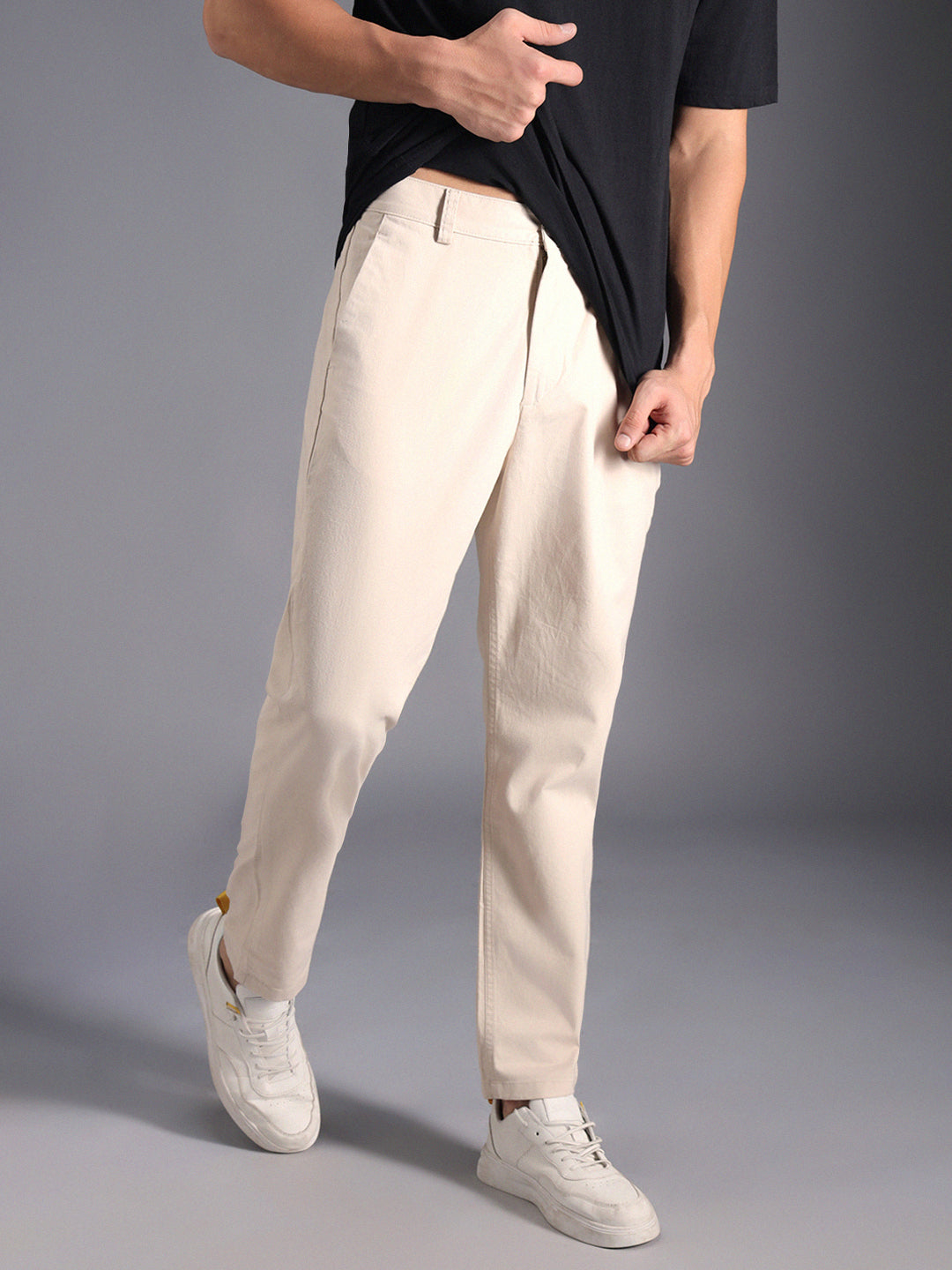 Men Relaxed Mid-Rise Cotton Regular Trousers