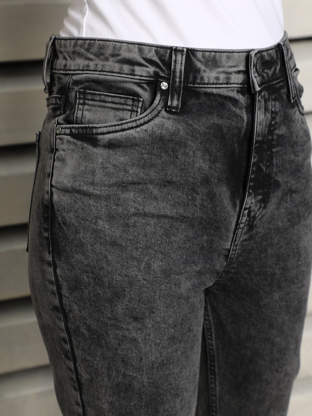 Women Stove Pipe High-Rise Light Fade Jeans