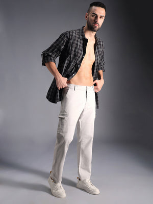 Men Relaxed Mid-Rise Cotton Cargos Trousers