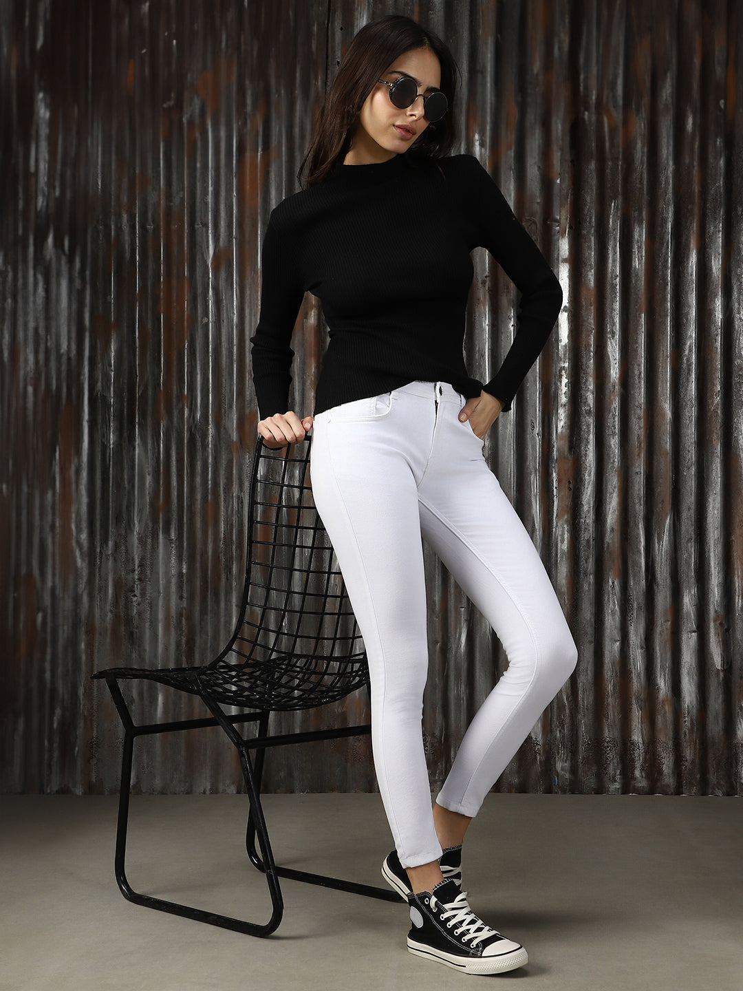 Women Solid Regular Fit High-rise Jeans