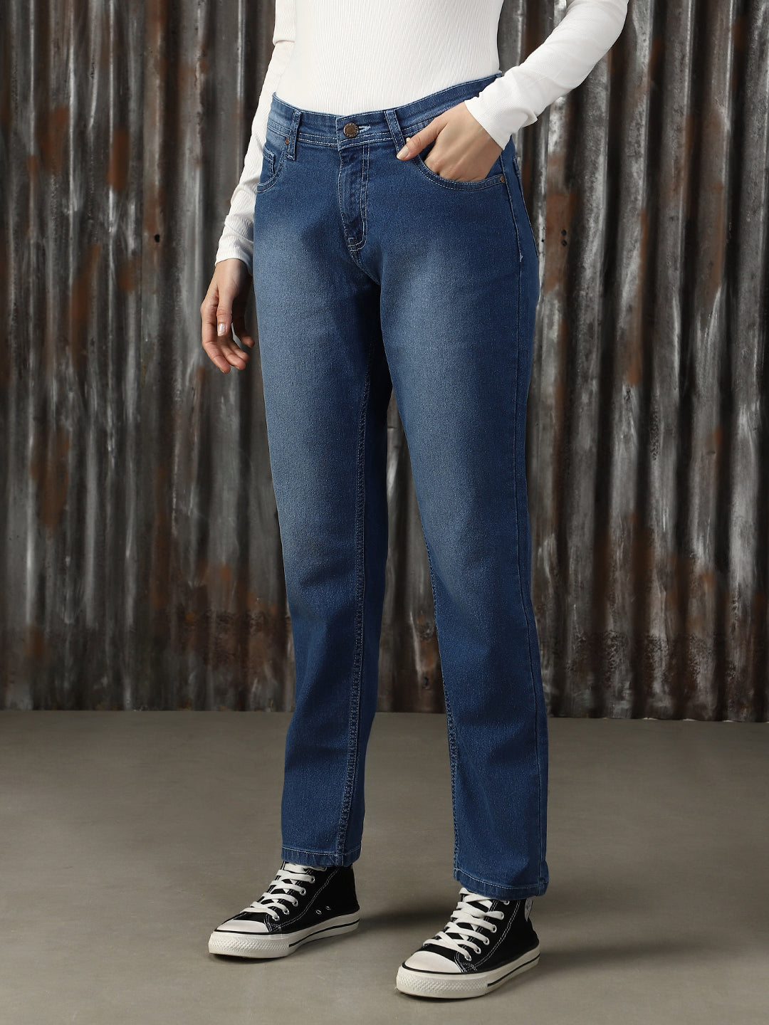 Women Solid Regular Fit High-rise Jeans