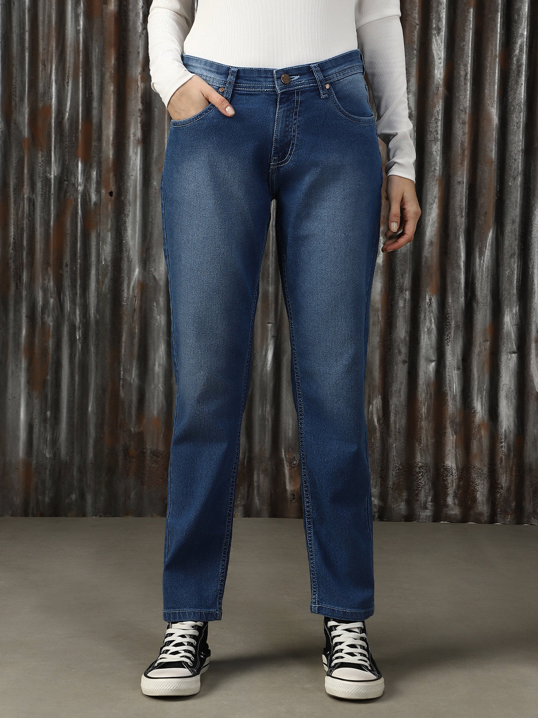 Women Solid Regular Fit High-rise Jeans