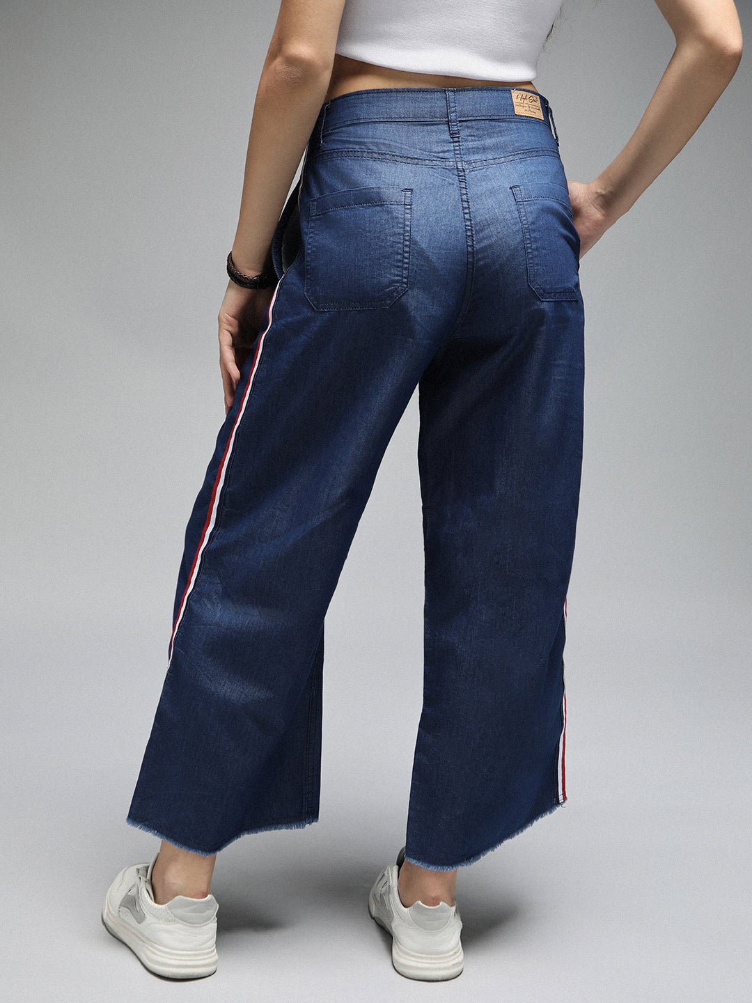 Women High-Rise Clean Look Stretchable Jeans