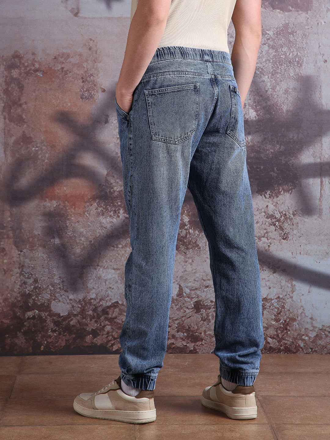 Hubberholme Men Washed Straight Fit   Jeans