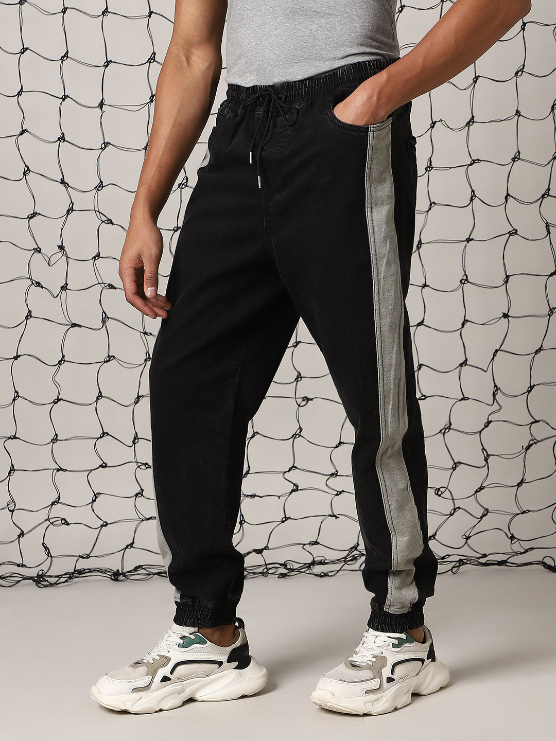 Hubberholme Men Clean Look Relaxed Fit Stretchable Joggers