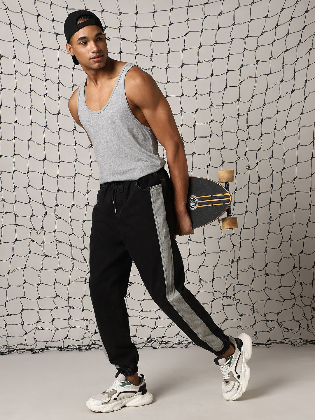 Hubberholme Men Clean Look Relaxed Fit Stretchable Joggers