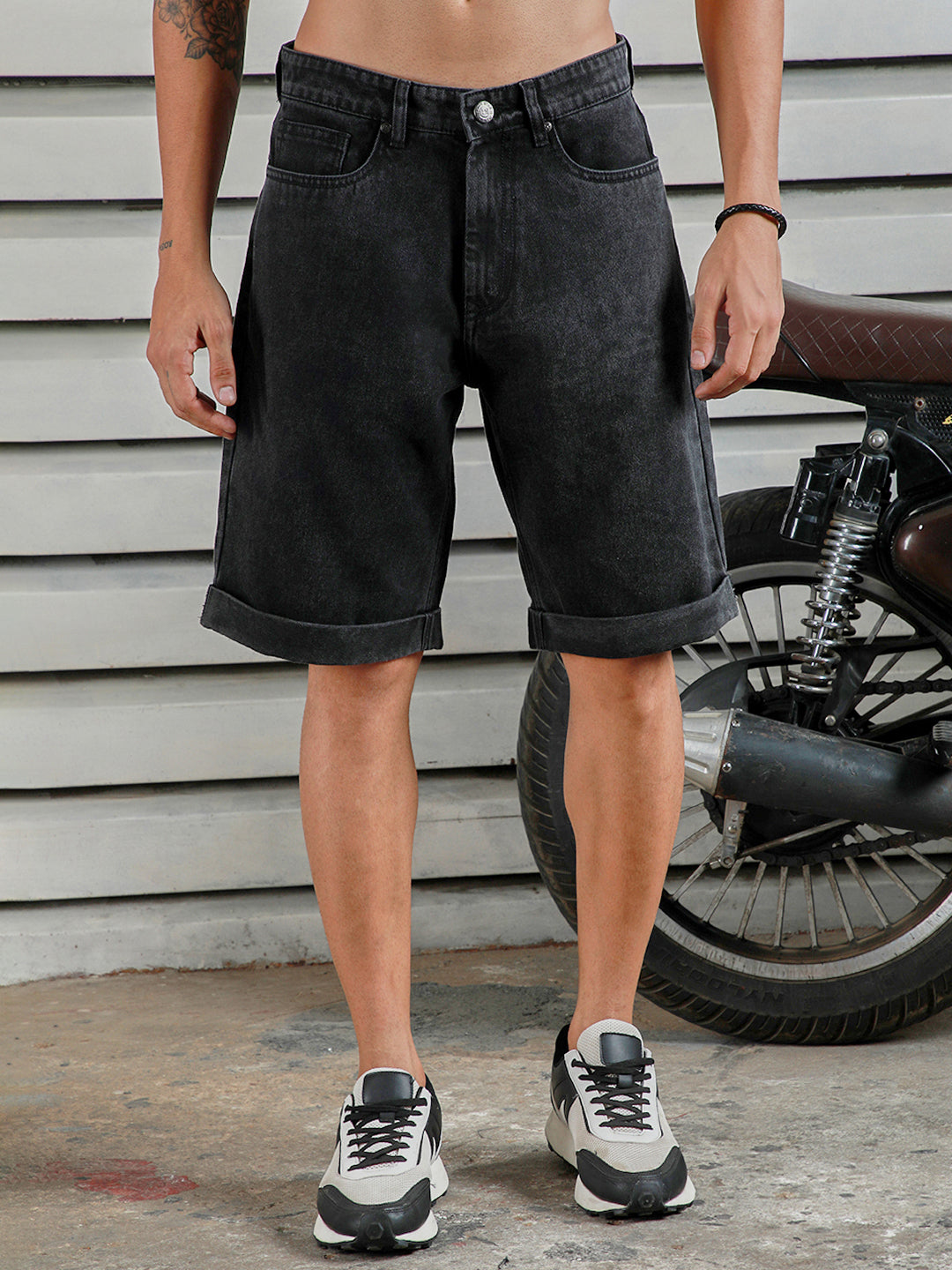 Men Loose Fit Mid-Rise Cotton Denim Shorts