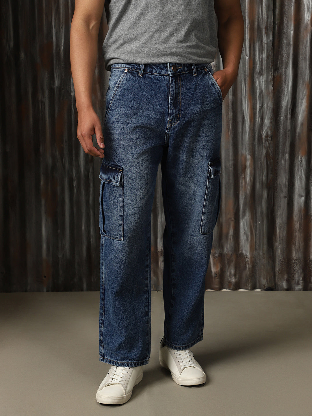 Men Washed Cotton Loose Fit Mid- Rise   Jeans