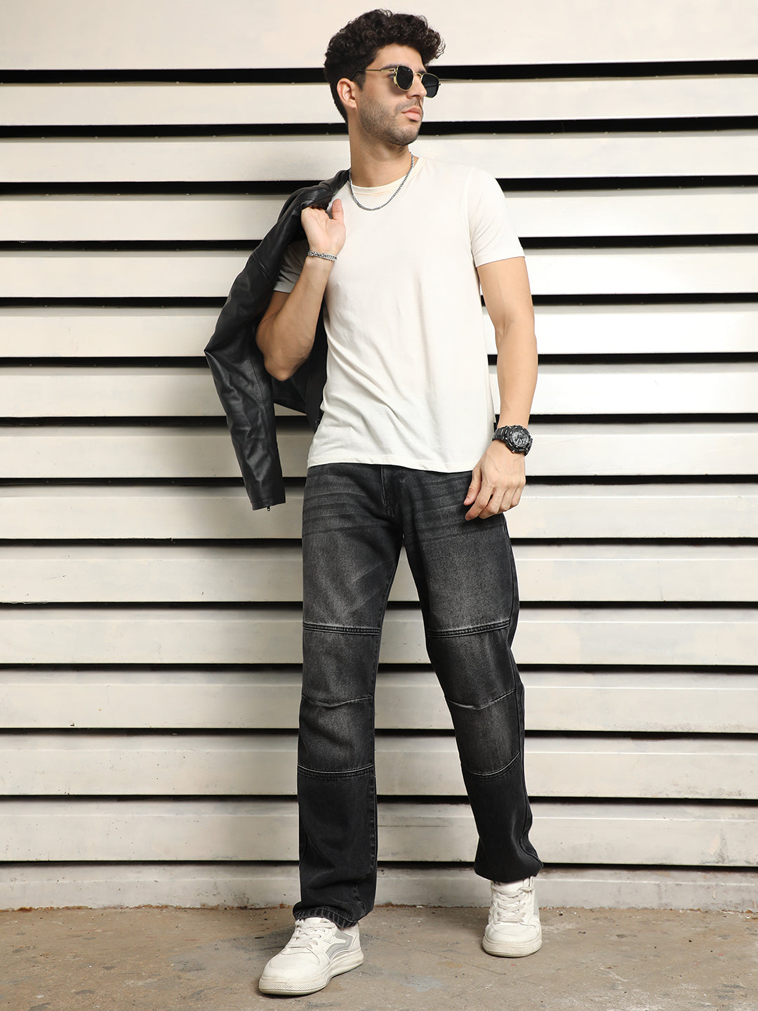 Men Straight Fit Clean Look Light Fade Cotton Jeans