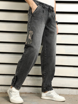 Men Tapered Fit Mid-Rise Light Fade Applique Cotton Jeans