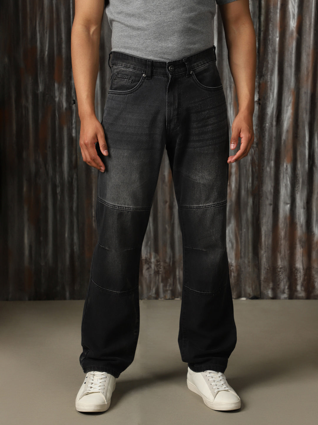 Men Washed Cotton Tapered Fit Mid- Rise   Jeans