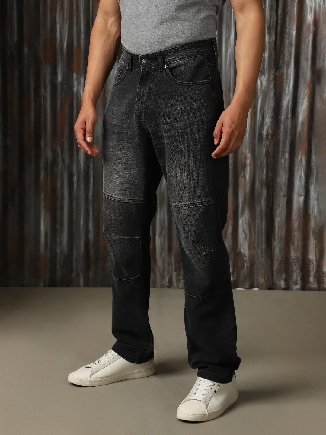 Men Washed Cotton Tapered Fit Mid- Rise   Jeans