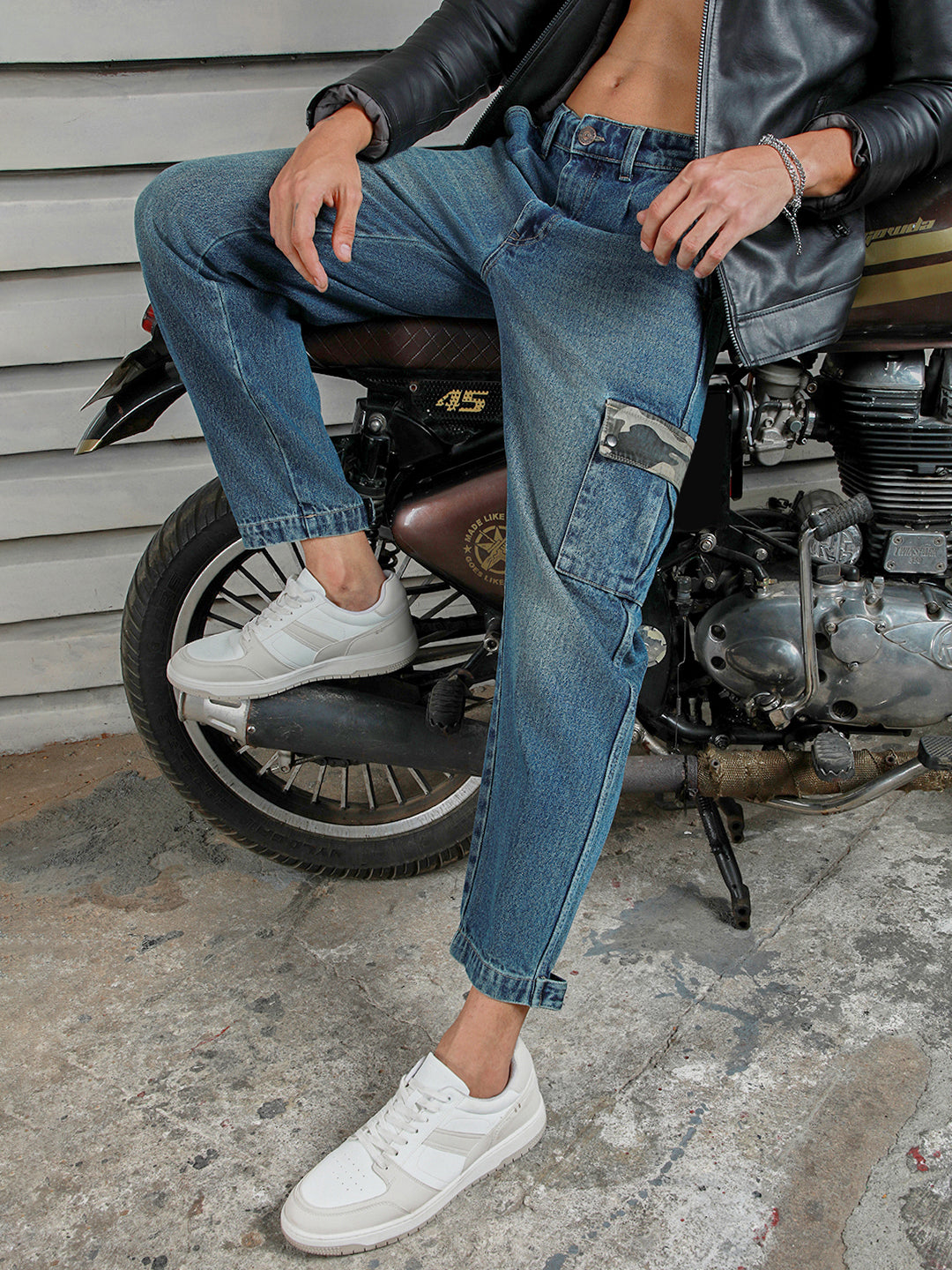 Men Tapered Fit Clean Look Heavy Fade Cotton Cargo Jeans