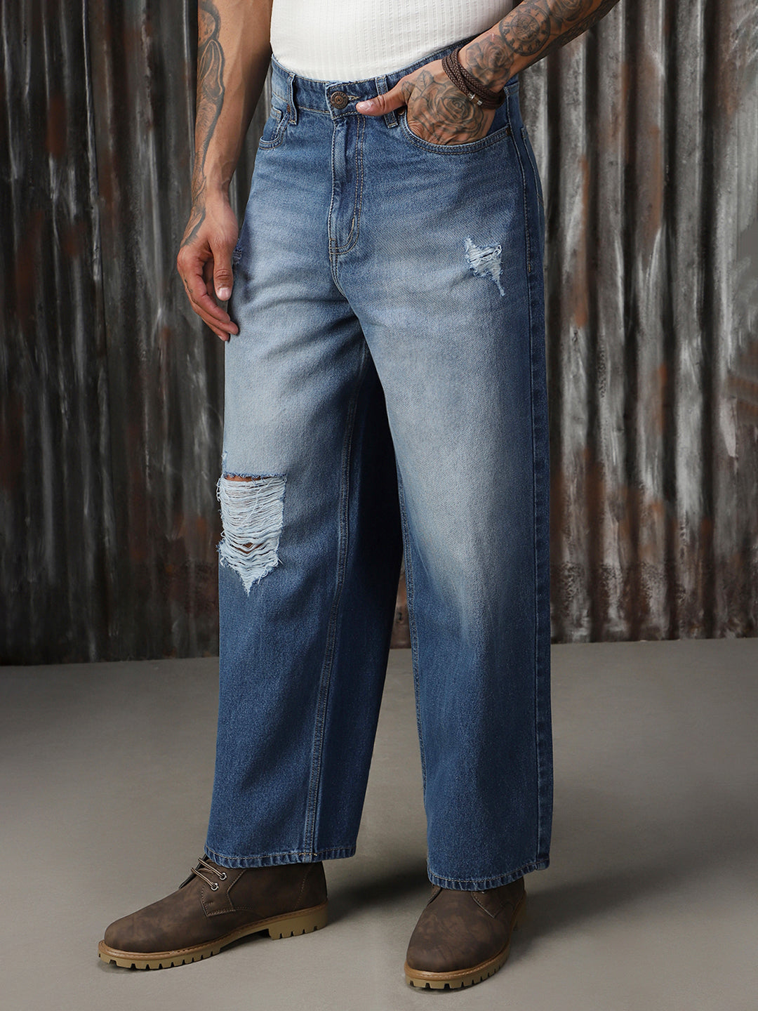 Men Washed Cotton Loose Fit Mid- Rise   Jeans