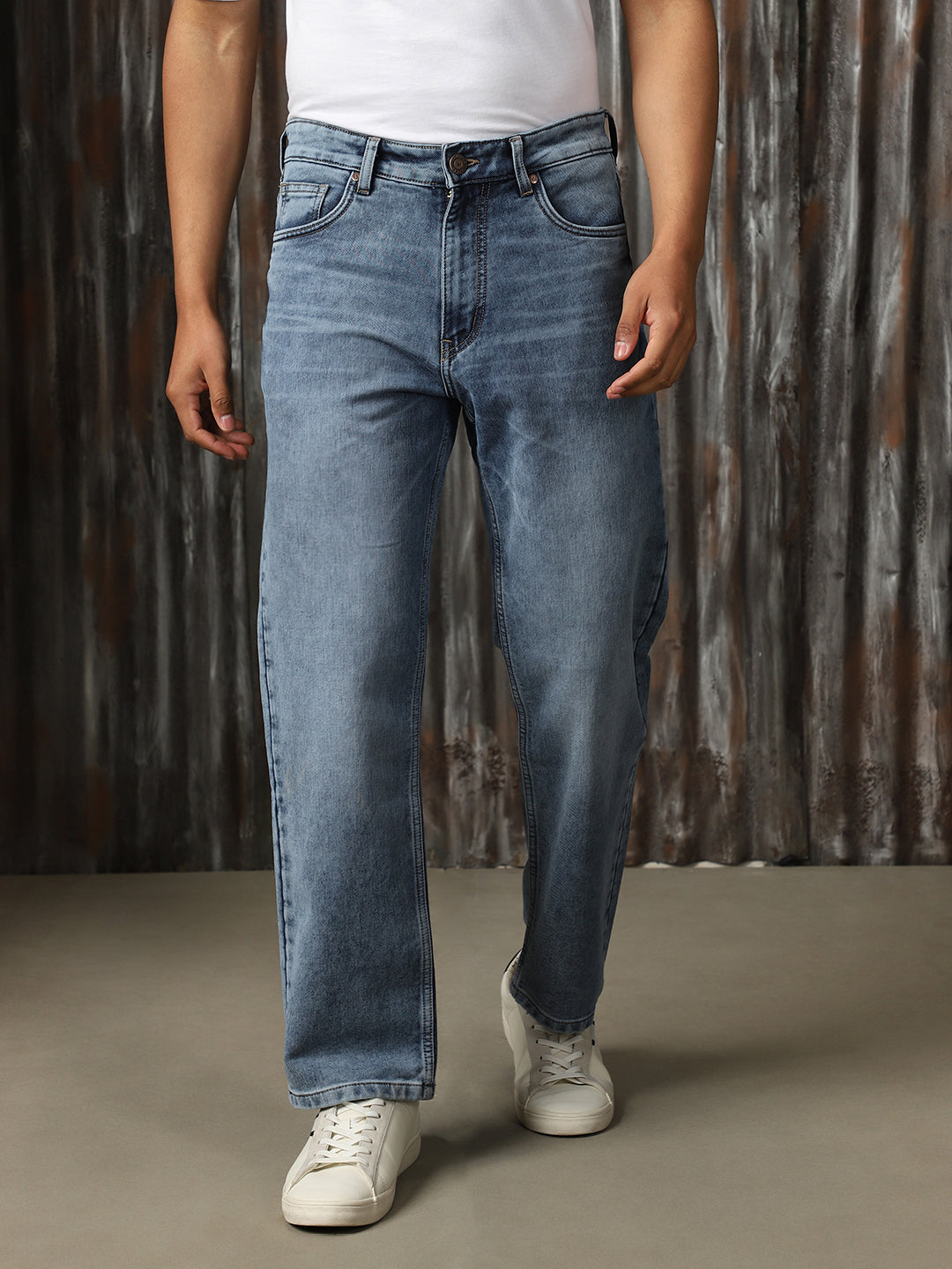 Men Washed Cotton Straight Fit Mid-rise   Jeans