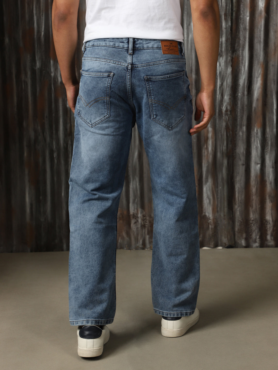 Men Washed Cotton Straight Fit Mid-rise   Jeans