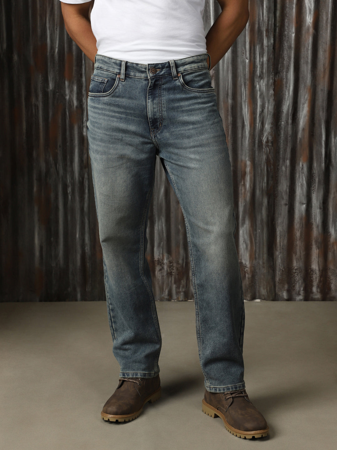 Men Washed Cotton Straight Fit Mid-rise   Jeans