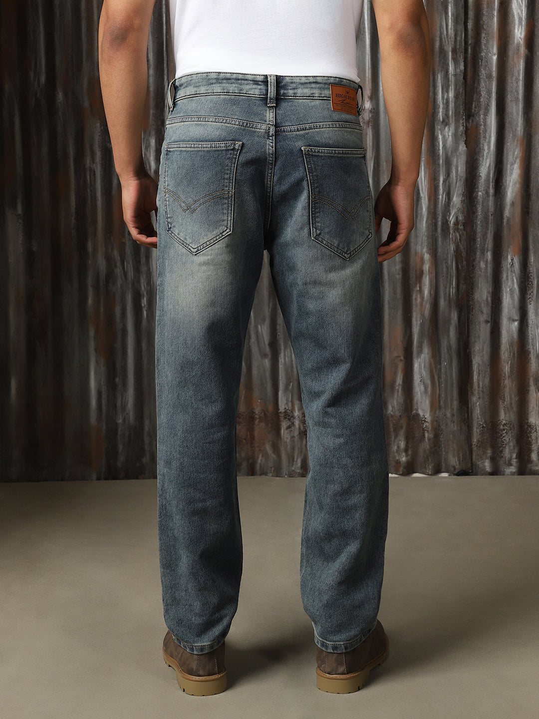 Men Washed Cotton Straight Fit Mid-rise   Jeans