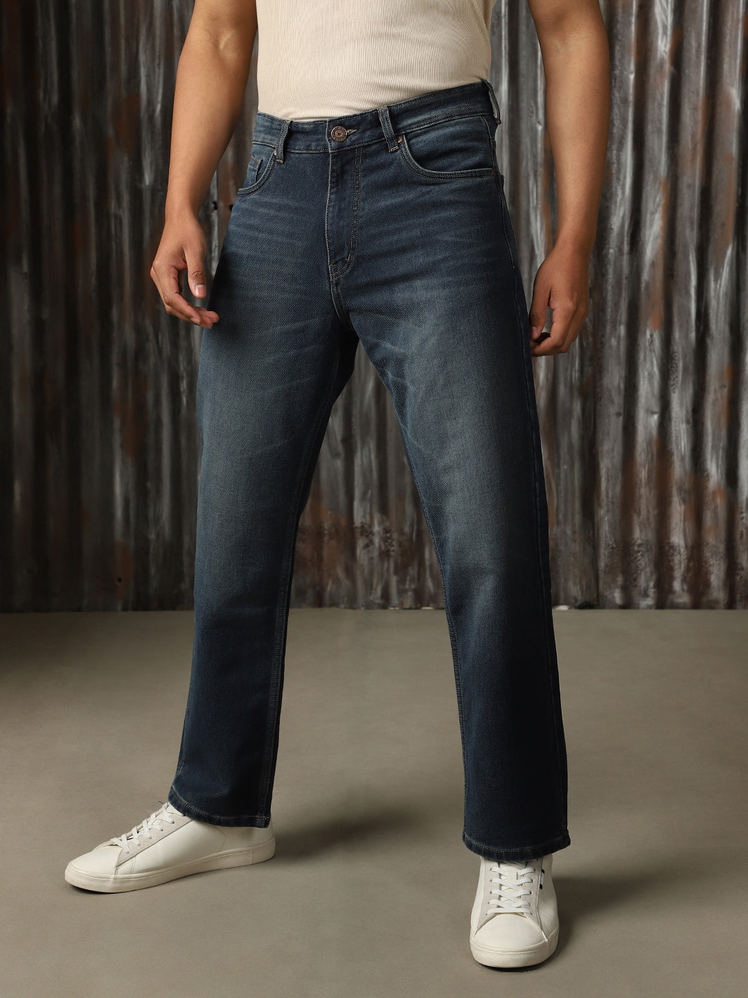 Men Washed Cotton Straight Fit Mid-rise   Jeans