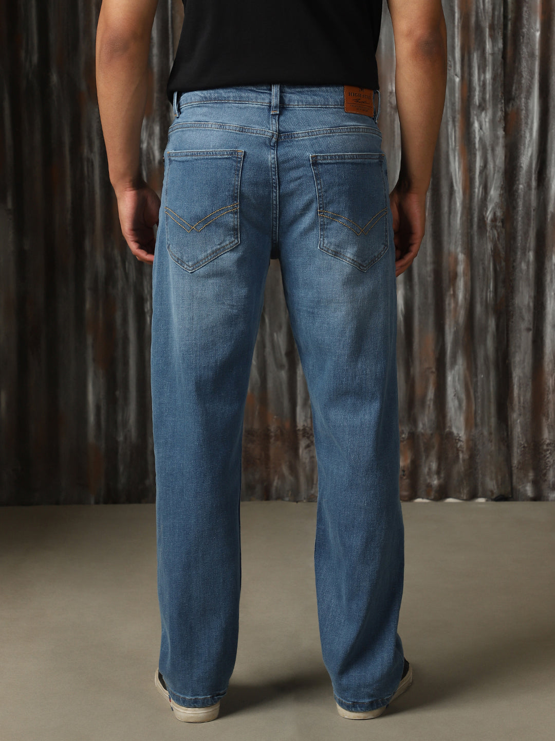 Men Washed Cotton Straight Fit Mid- Rise   Jeans