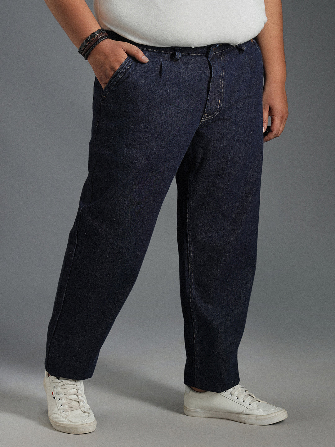 Men Plus Size Tapered Fit Mid-Rise Clean Look Pure Cotton Jeans