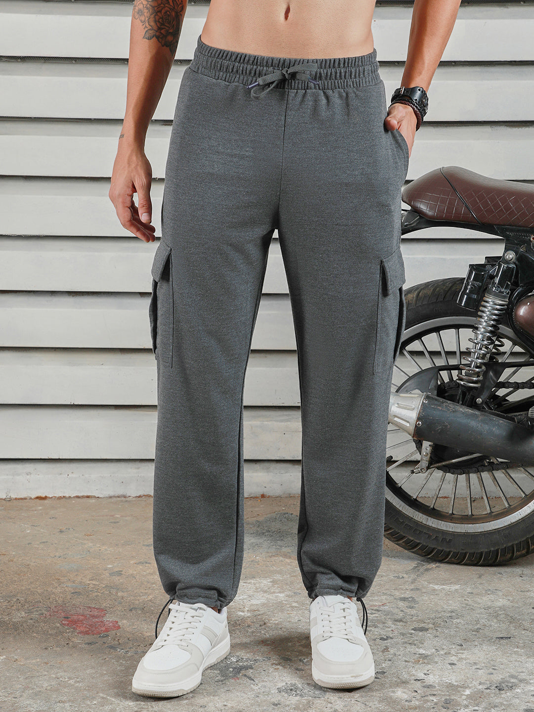 Men Relaxed Straight Leg Mid-Rise Straight Fit Jogger