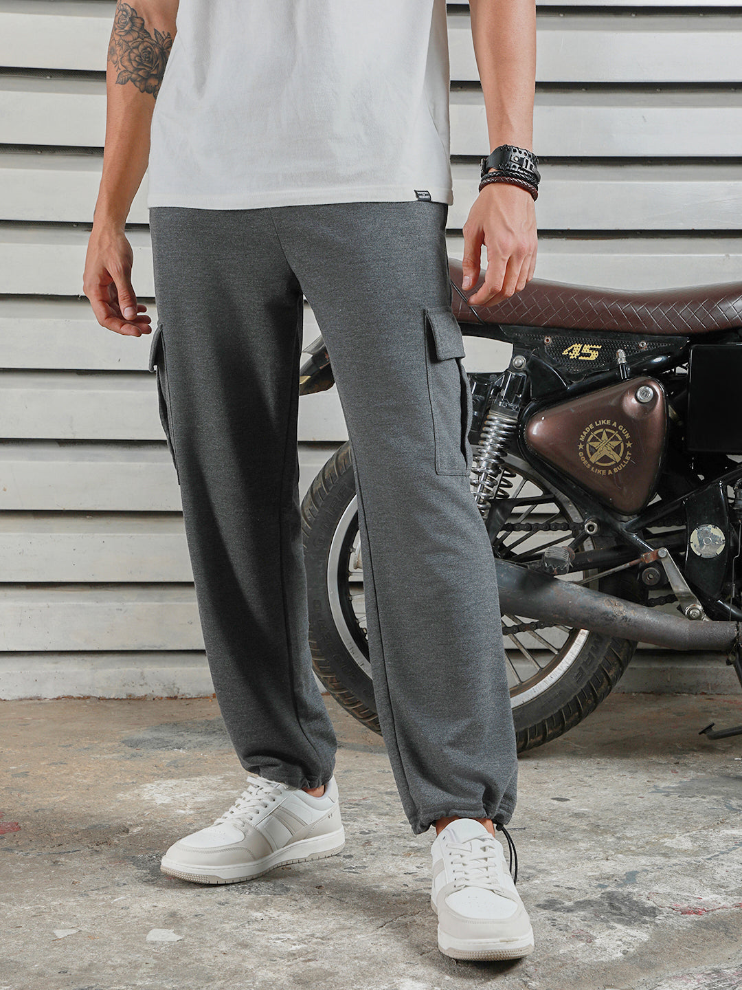 Men Relaxed Straight Leg Mid-Rise Straight Fit Jogger