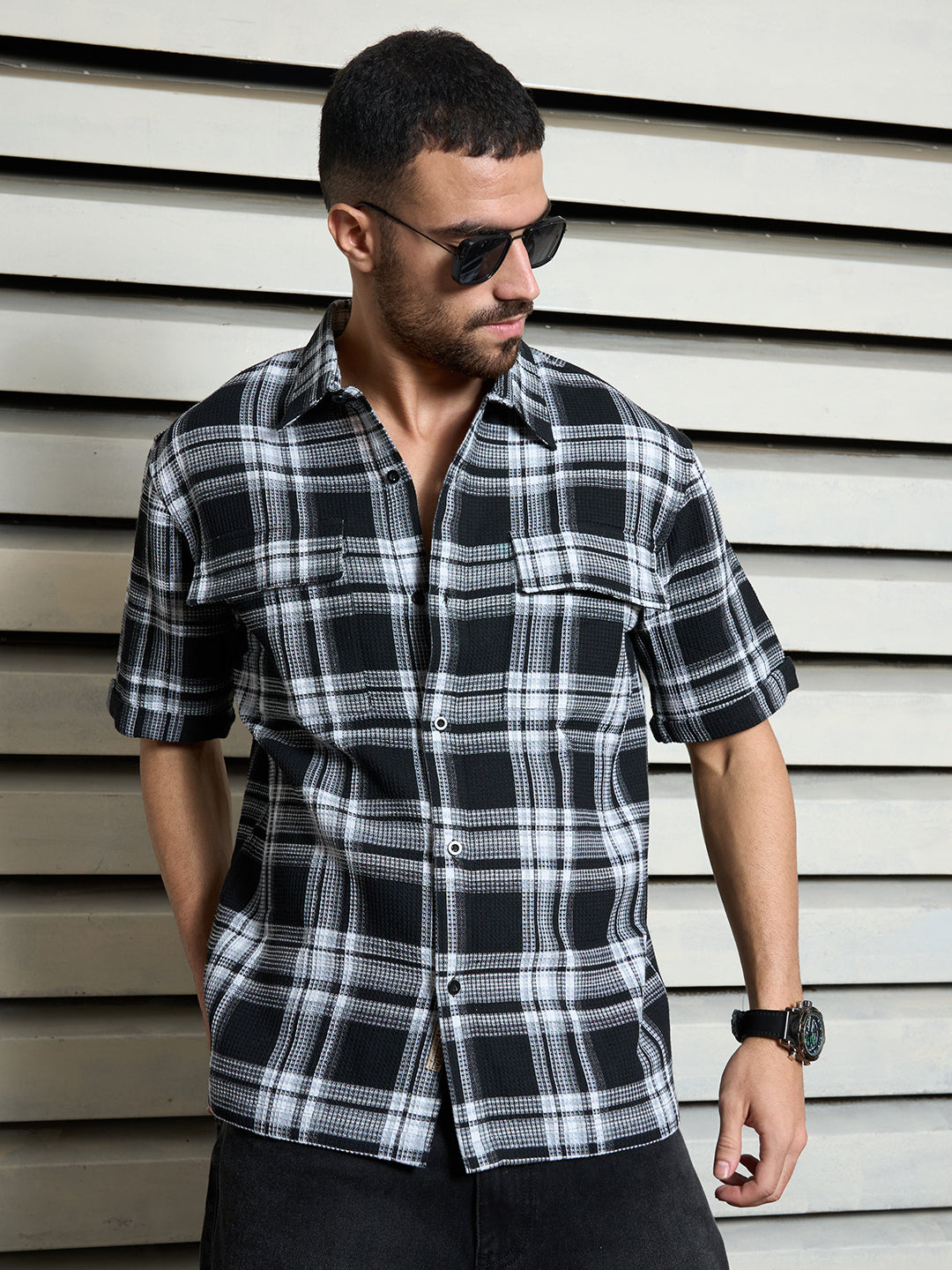 Men Cotton Spread Collar Short Sleeves Checked Regular Fit Casual Shirts