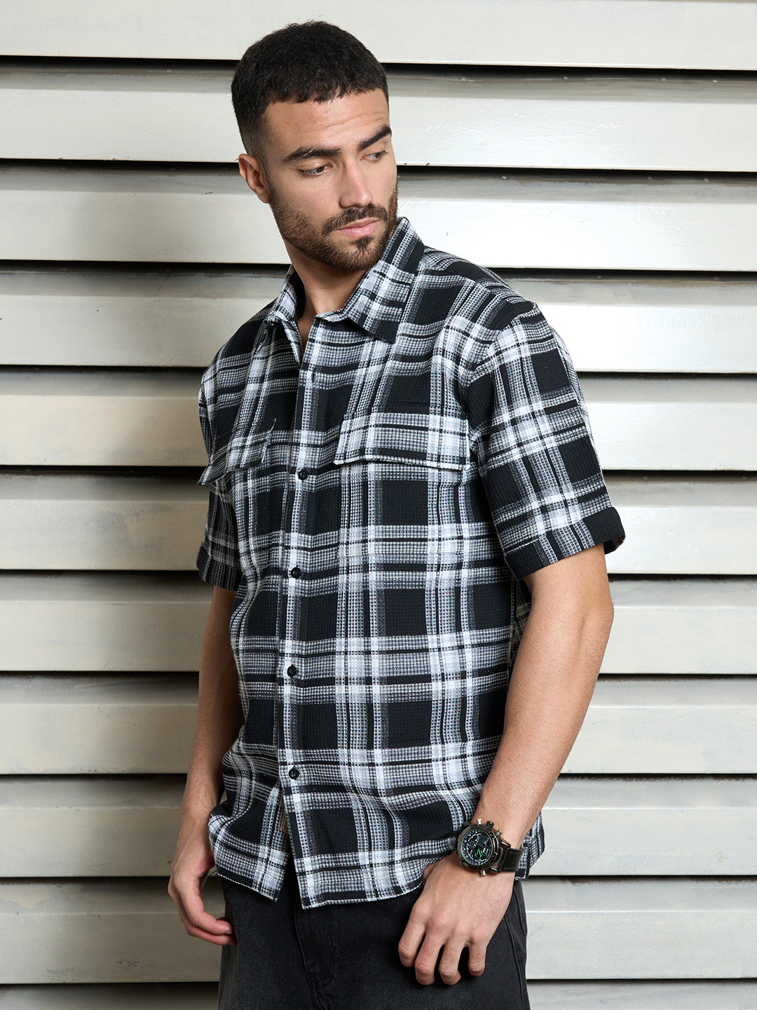 Men Cotton Spread Collar Short Sleeves Checked Regular Fit Casual Shirts