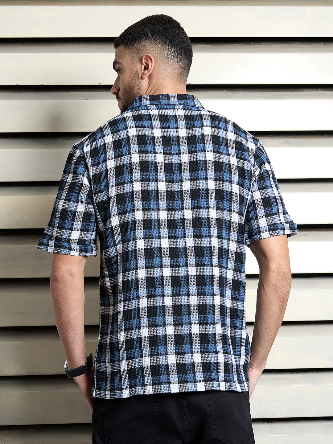 Men Cotton Spread Collar Short Sleeves Checked Regular Fit Casual Shirts