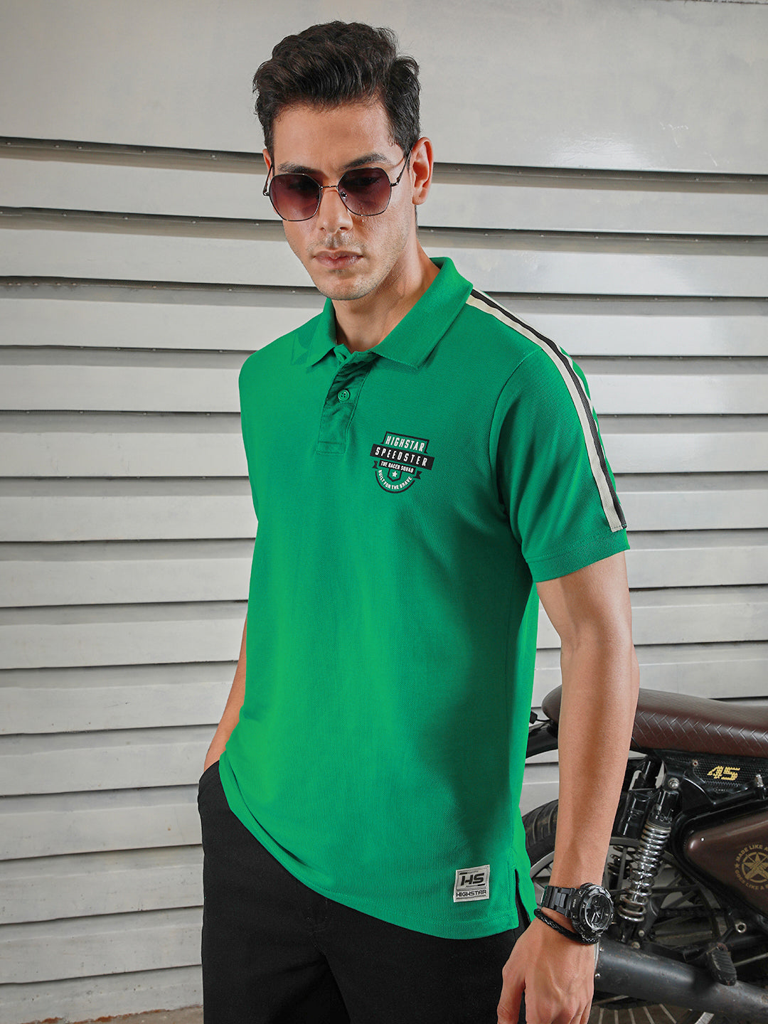 Men Polo Collar Tapping Detail Applique Casual T-shirt