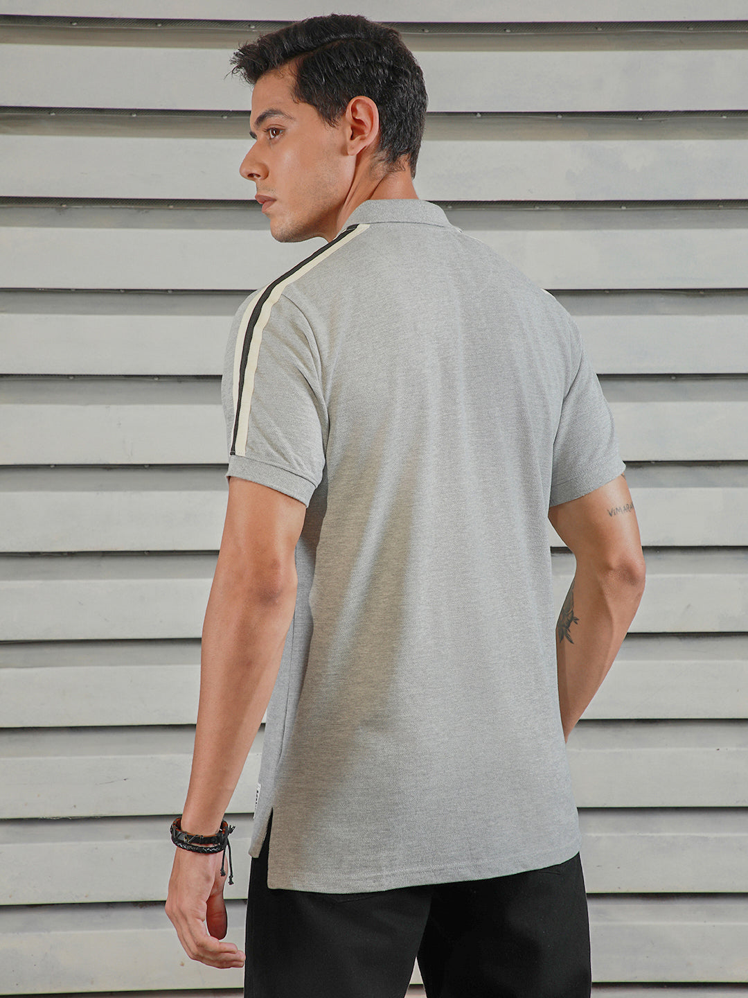 Men Polo Collar Tapping Detail Applique Casual T-shirt