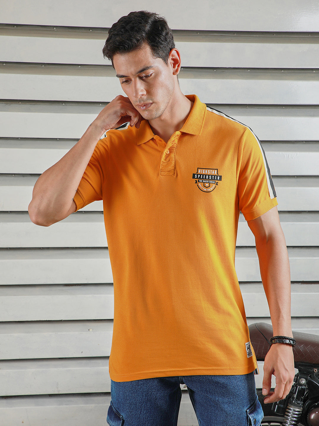 Men Polo Collar Typographic Applique Casual T-shirt