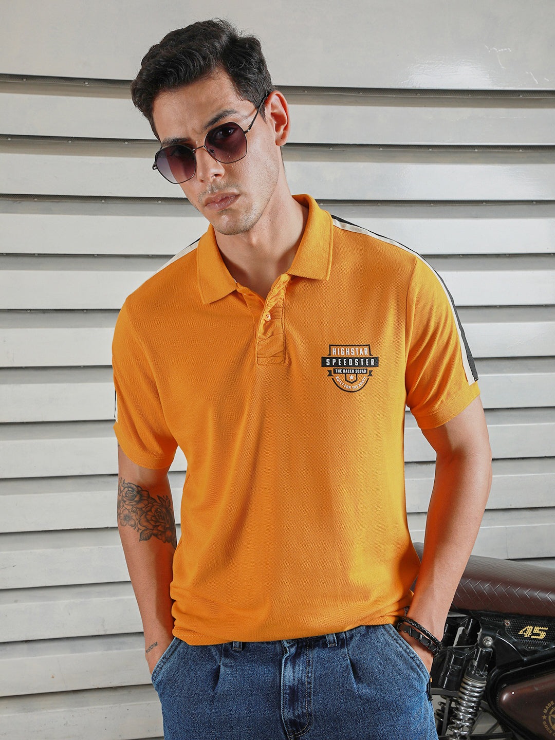 Men Polo Collar Typographic Applique Casual T-shirt