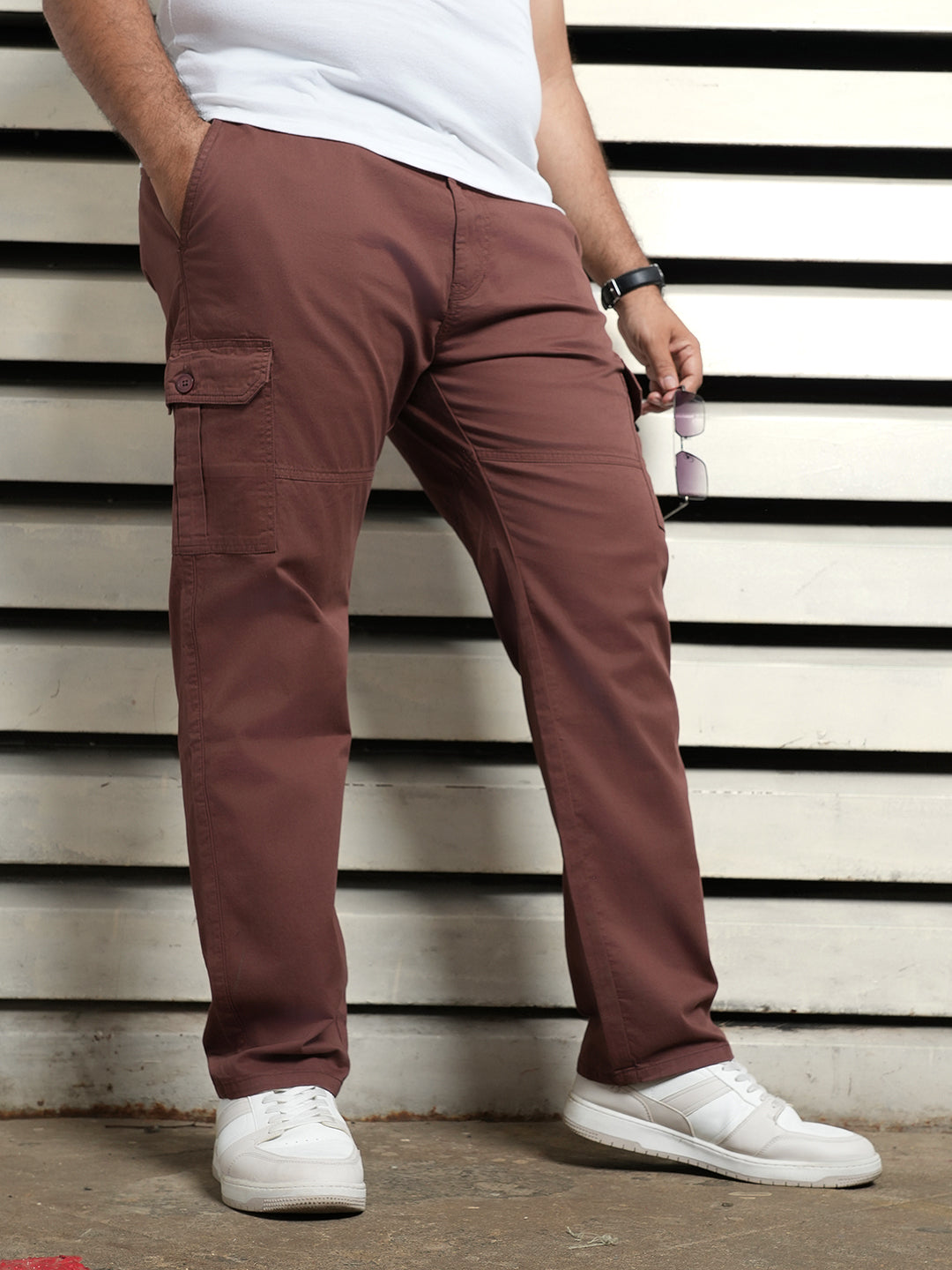 Plus Size Men Cotton Cargos Solid Regular Fit Mid-Rise Trouser