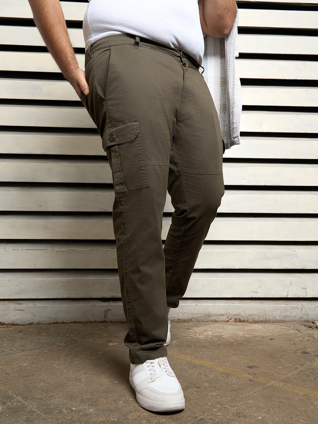 Plus Size Men Cotton Solid Regular Fit Mid-Rise Trouser