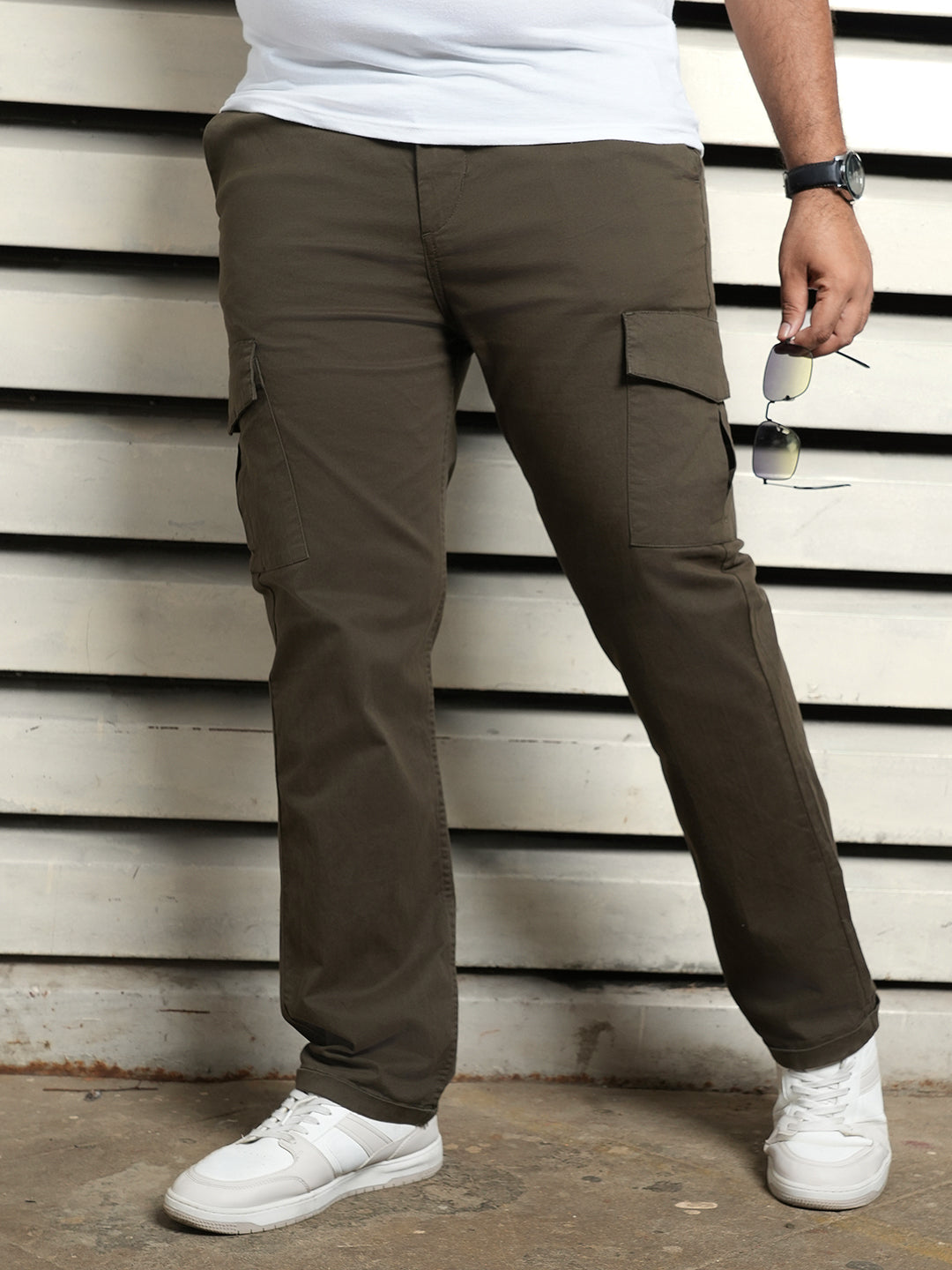 Plus Size Men Cotton Cargos Solid Straight Fit Mid-Rise Casual Trouser