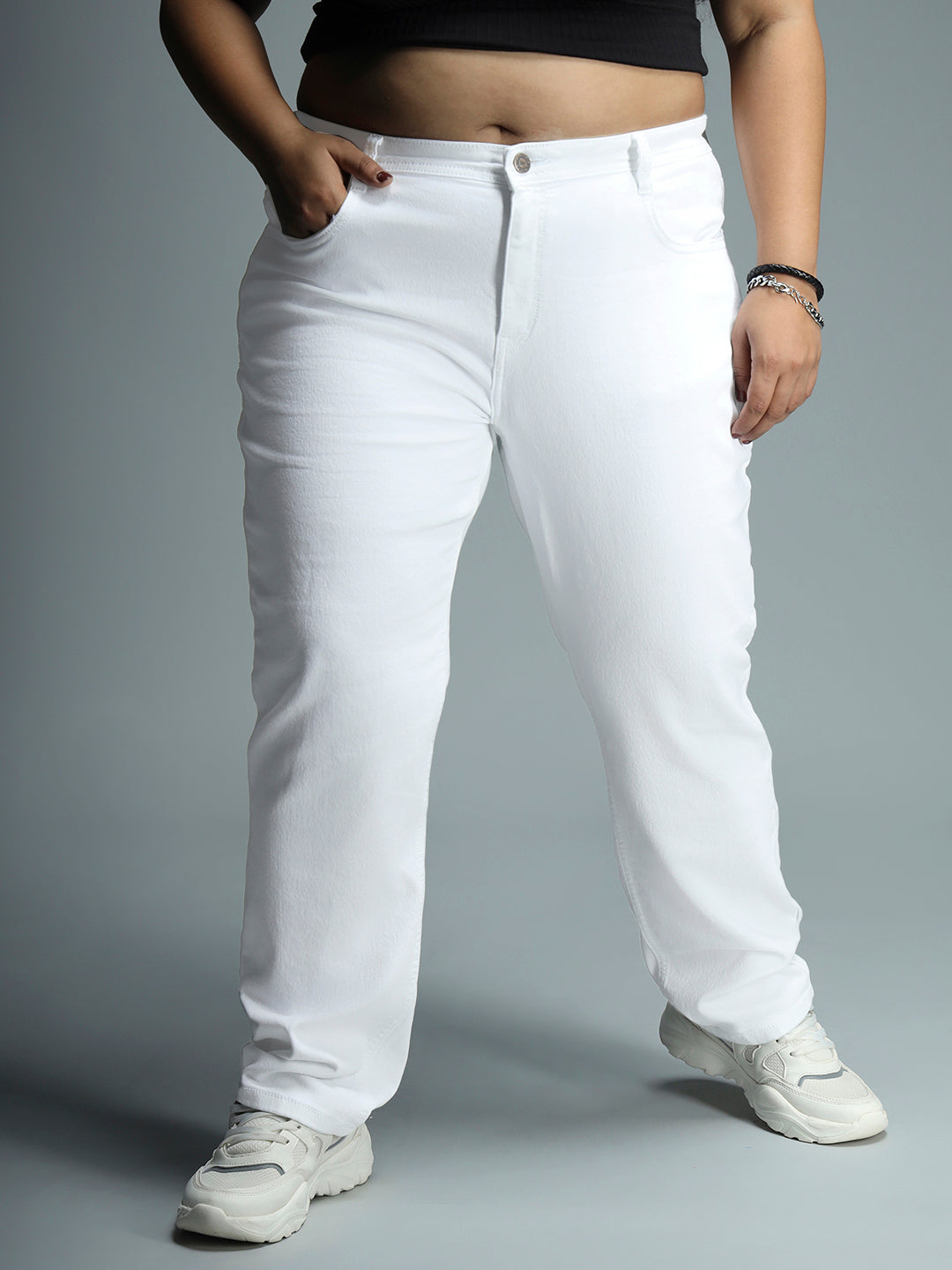 Women Plus Size White Slim Fit Mid-Rise Clean Look Stretchable Jeans