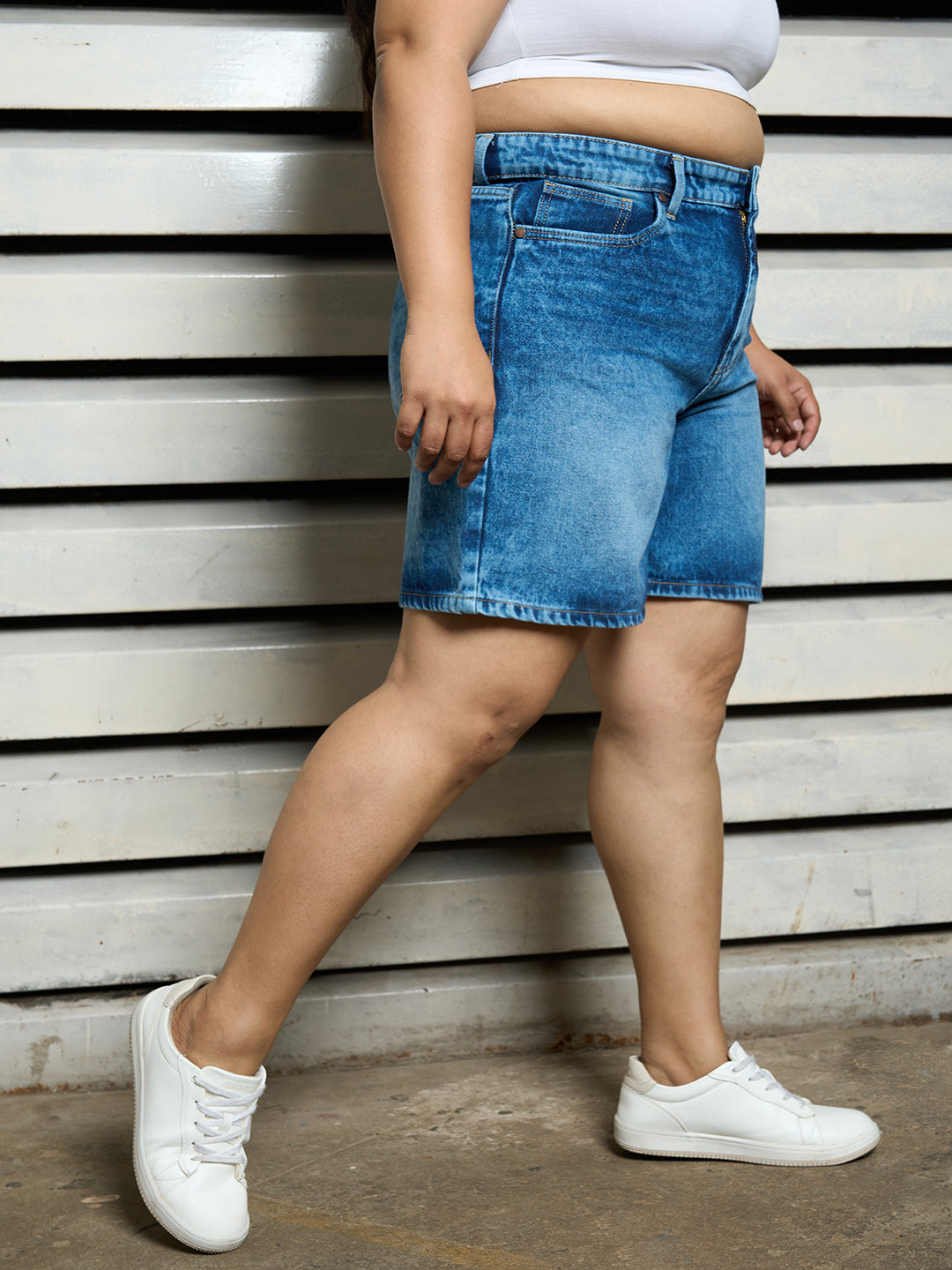 Women Smart Casual Cotton Relaxed Fit High-Rise Knee Length Denim Shorts