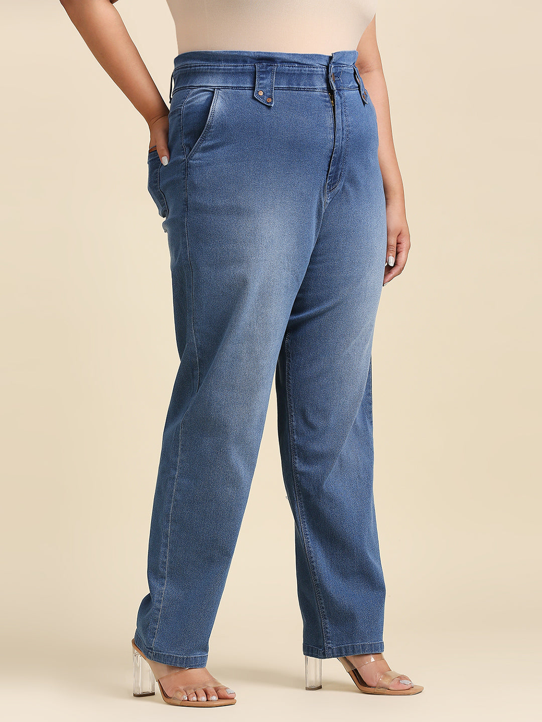 Women Plus Size Blue High-Rise Low Distress Light Fade Stretchable Jeans