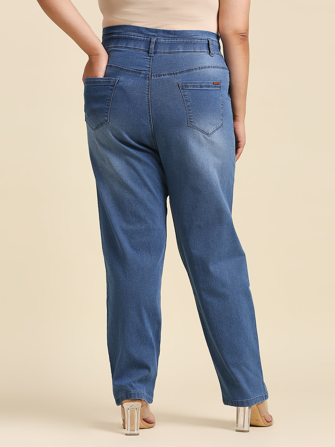 Women Plus Size Blue High-Rise Low Distress Light Fade Stretchable Jeans