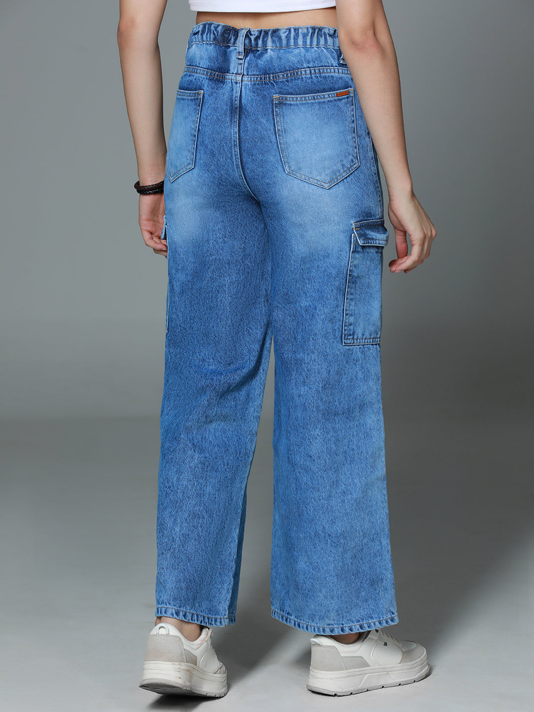 Women 90's Baggy High-Rise Clean Look Light Fade Cargo Style Cotton Jeans