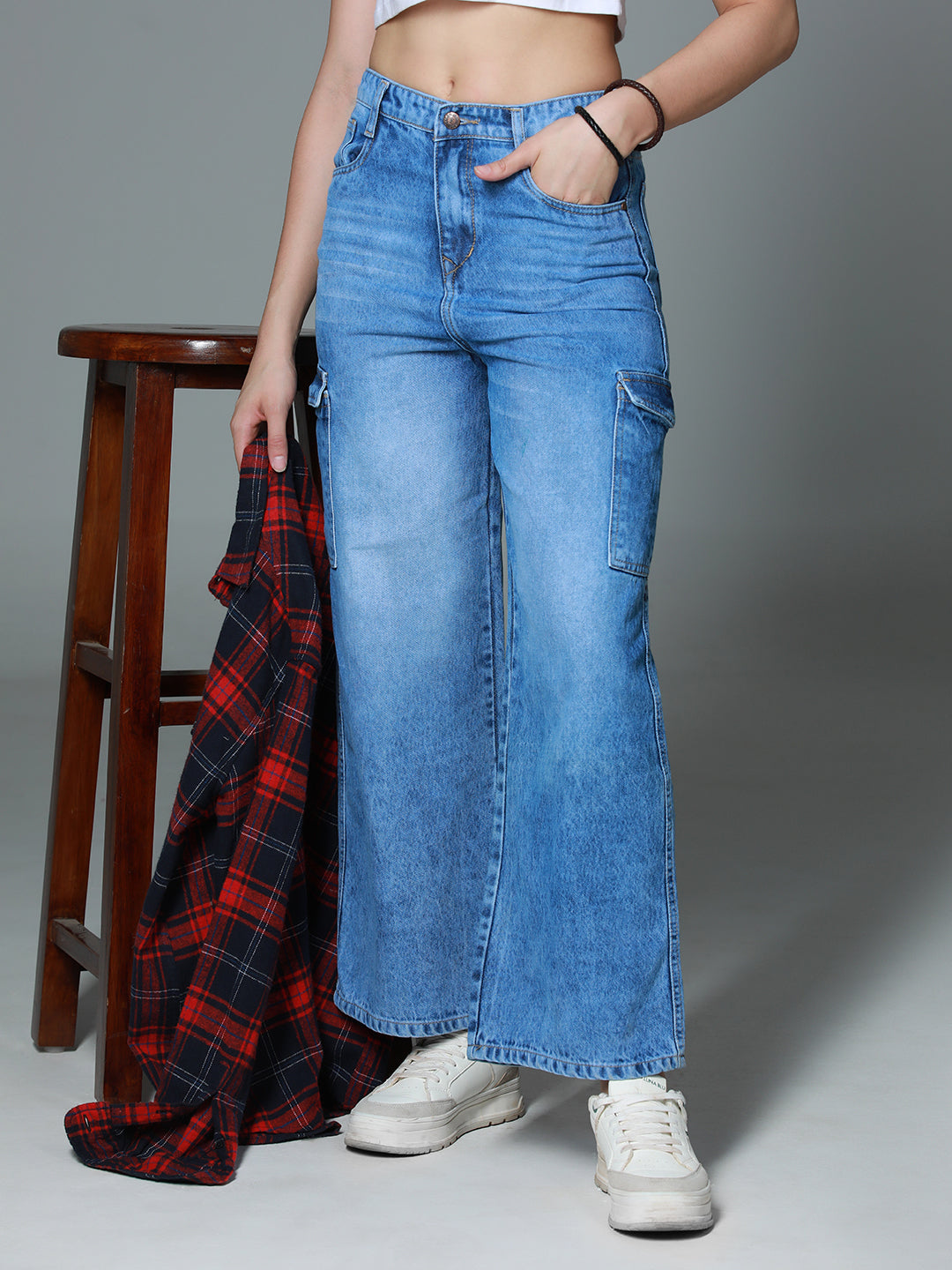 Women 90's Baggy High-Rise Clean Look Light Fade Cargo Style Cotton Jeans