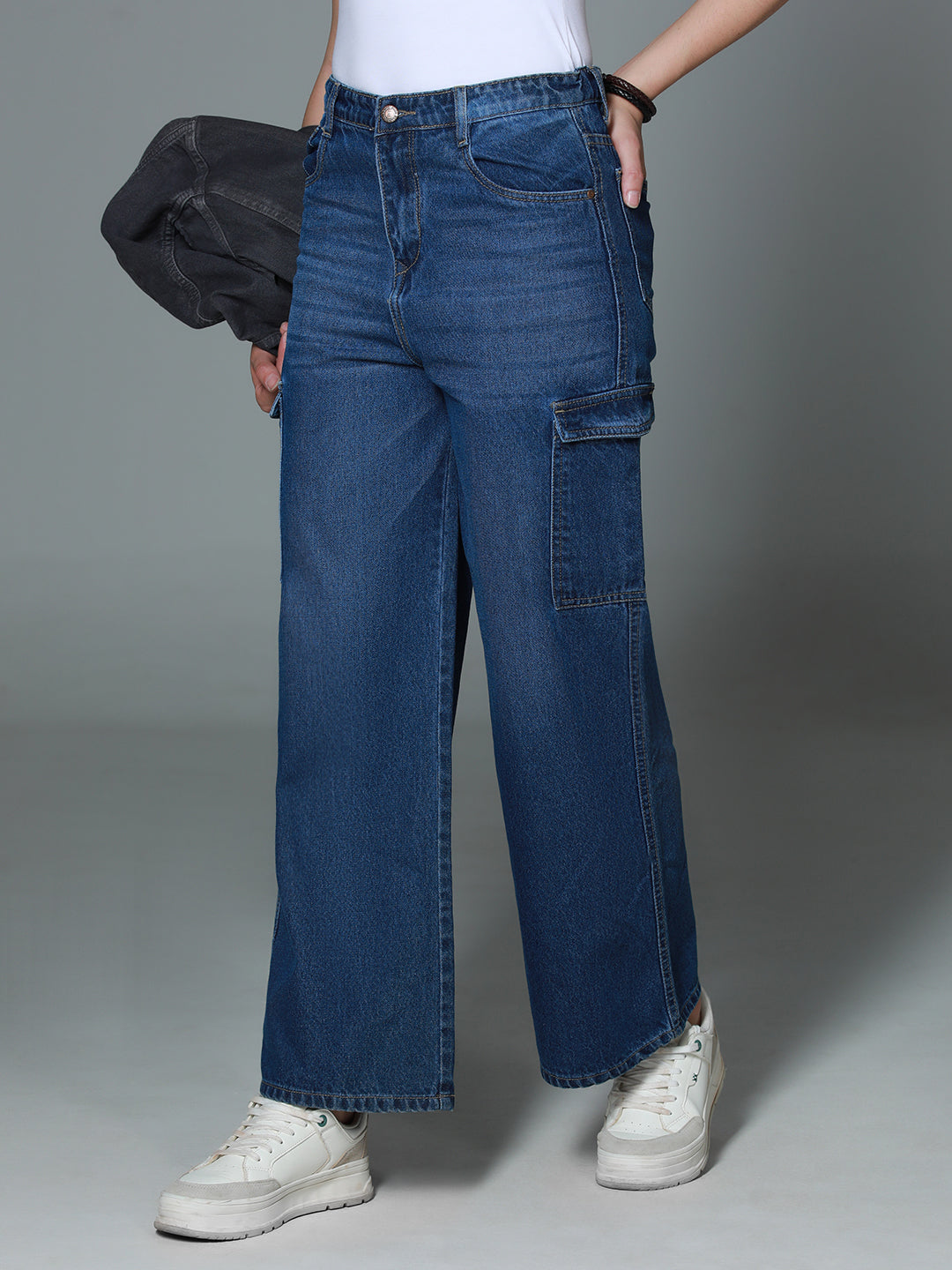 Women 90s baggy High-Rise Clean Look Light Fade Cargo Style Cotton Jeans